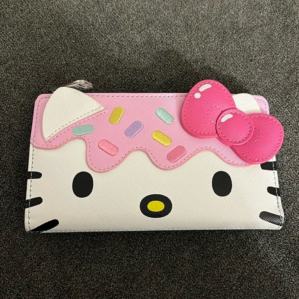 Hello kitty Loungefly wallet